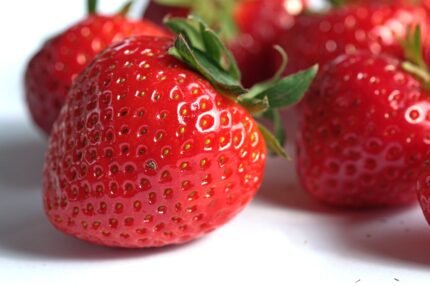 strawberry benefits, nutrition, uses, side effects