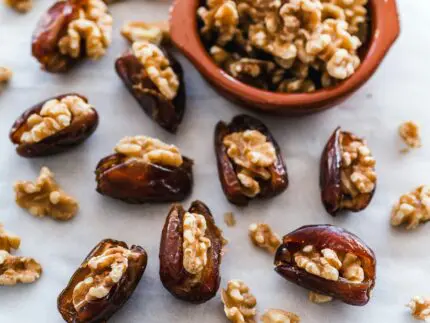 health benefits of walnuts vs pecans