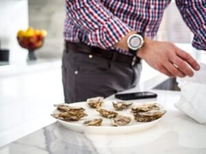 safety concerns of eating raw oysters